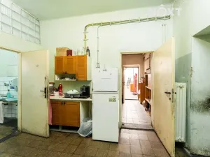 Prodej obchodního prostoru, Hradec Králové, Náhon, 1871 m2