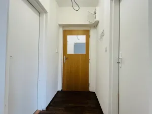 Pronájem bytu 1+1, Praha, 35 m2