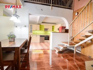 Prodej rodinného domu, Velké Bílovice, Svárov, 213 m2