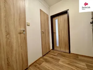 Pronájem bytu 1+kk, Praha - Modřany, Pejevové, 30 m2