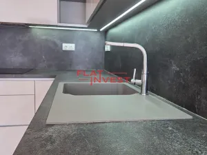 Pronájem bytu 2+kk, Praha - Břevnov, Ve Střešovičkách, 57 m2