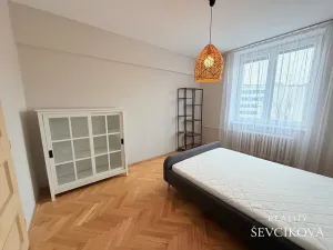 Pronájem bytu 3+kk, Hradec Králové, Gočárova třída, 76 m2