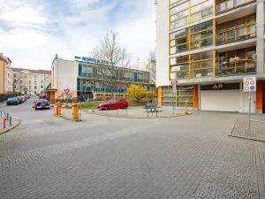 Prodej garáže, Praha - Smíchov, Tomkova, 19 m2