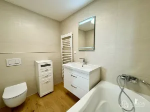 Pronájem bytu 2+kk, Karlovy Vary, Tyršova, 67 m2