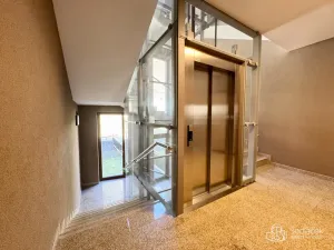 Pronájem bytu 2+kk, Karlovy Vary, Tyršova, 67 m2