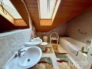 Pronájem bytu 3+1, Valy, Na Stráni, 120 m2