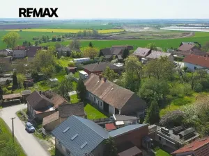 Prodej rodinného domu, Dobrovice, 180 m2