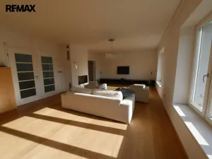 Pronájem rodinného domu, Praha - Žižkov, Šikmá, 260 m2