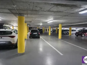 Prodej garážového stání, Praha, Na Harfě, 13 m2