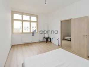 Pronájem bytu 2+kk, Praha, Na pecích, 48 m2