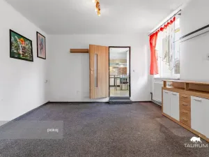 Prodej bytu 2+1, Hlohová, 64 m2