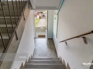 Prodej bytu 2+1, Hlohová, 64 m2
