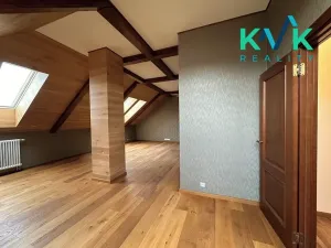Prodej rodinného domu, Nová Role, 270 m2