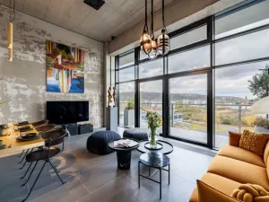 Prodej bytu 1+kk, Praha - Modřany, Československého exilu, 93 m2