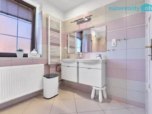 Prodej rodinného domu, Sadov - Bor, 470 m2