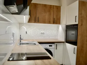 Pronájem bytu 1+1, Praha - Hloubětín, Kukelská, 43 m2