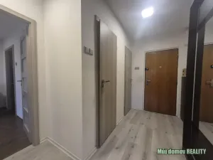 Pronájem bytu 2+kk, Praha - Kobylisy, Frýdlantská, 43 m2