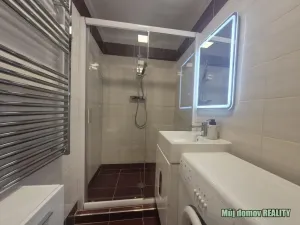 Pronájem bytu 2+kk, Praha - Kobylisy, Frýdlantská, 43 m2