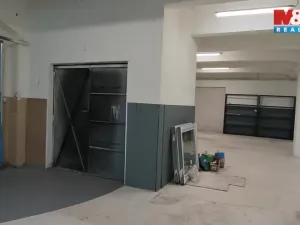 Pronájem výrobních prostor, Orlová - Poruba, Nádražní, 821 m2