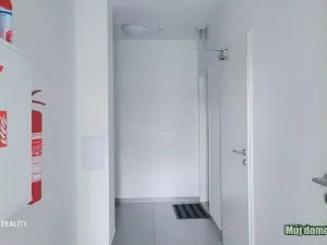 Pronájem bytu 1+kk, Praha - Uhříněves, Bečovská, 29 m2