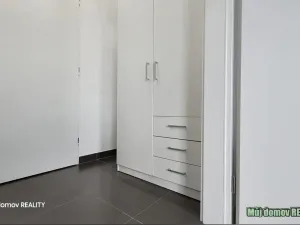 Pronájem bytu 1+kk, Praha - Uhříněves, Bečovská, 29 m2