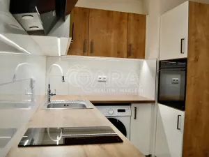 Pronájem bytu 1+1, Praha - Hloubětín, Kukelská, 43 m2