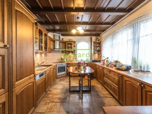Prodej rodinného domu, Braškov, Akátová, 446 m2