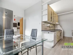 Prodej bytu 3+1, Uherské Hradiště, 28. října, 72 m2