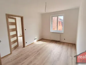 Prodej bytu 2+kk, Nupaky, Nupacká, 42 m2