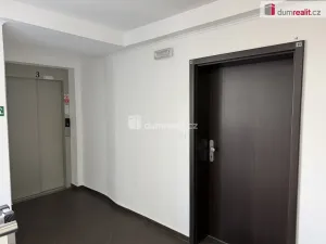 Pronájem bytu 1+kk, Karlovy Vary - Bohatice, Dubová, 38 m2