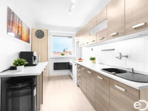 Prodej bytu 3+1, Chocerady - Komorní Hrádek, 83 m2