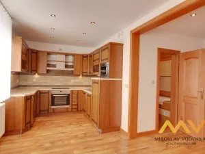 Pronájem bytu 4+kk, Lochenice, 115 m2