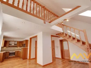 Pronájem bytu 4+kk, Lochenice, 115 m2