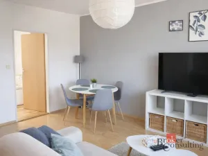 Pronájem bytu 2+kk, Hradec Králové - Kukleny, Pražská třída, 47 m2