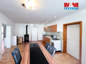 Prodej bytu 3+1, Volary, Náměstí, 96 m2