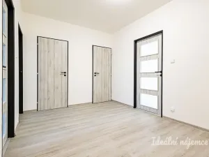Pronájem bytu 3+1, Praha - Horní Měcholupy, Ravennská, 74 m2