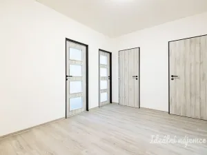 Pronájem bytu 3+1, Praha - Horní Měcholupy, Ravennská, 74 m2