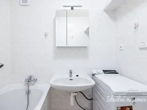 Pronájem bytu 3+1, Praha - Horní Měcholupy, Ravennská, 74 m2
