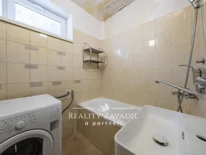 Prodej bytu 3+1, Nespeky, Benešovská, 62 m2