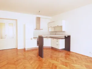 Pronájem bytu 3+kk, Praha - Vršovice, Bulharská, 85 m2