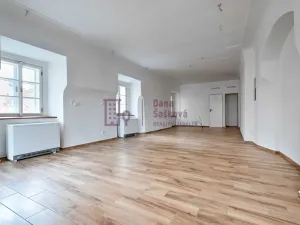 Pronájem restaurace, Jindřichův Hradec - Jindřichův Hradec I, nám. Míru, 50 m2