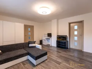 Prodej vícegeneračního domu, Račice, 291 m2