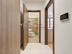 Pronájem bytu 1+kk, Jindřichův Hradec - Jindřichův Hradec I, nám. Míru, 23 m2