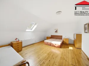 Prodej ubytování, Rynholec, nám. 1. máje, 561 m2