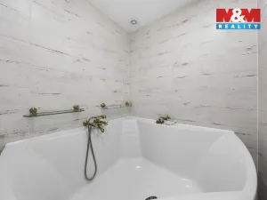 Prodej bytu 4+1, Chlumec, Vyklická, 98 m2