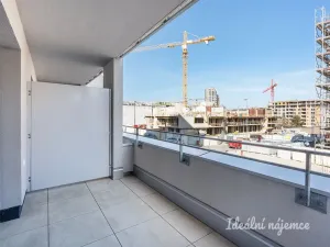 Pronájem bytu 1+kk, Praha - Vysočany, Poděbradská, 33 m2