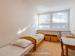 Pronájem atypického bytu, Hrušovany nad Jevišovkou, Cukrovarská, 10 m2