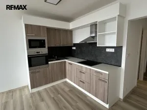 Pronájem bytu 2+kk, Hradec Králové, třída Edvarda Beneše, 48 m2