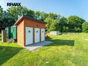 Prodej komerční nemovitosti, Chrášťany, 10917 m2