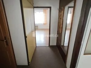 Pronájem bytu 2+1, Děčín - Děčín III-Staré Město, Kladenská, 58 m2